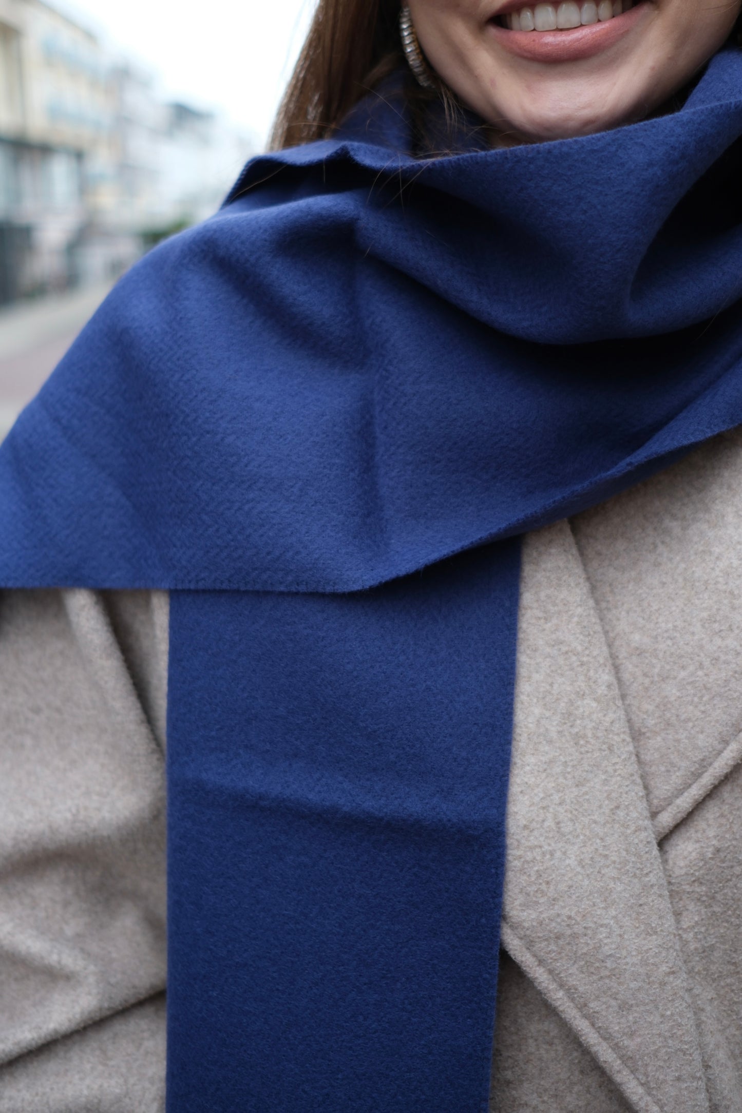 Schal mit Fransen blau