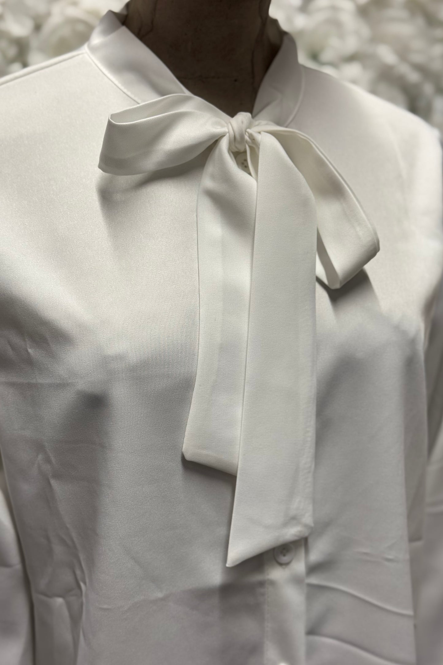 Bluse mit Schleife