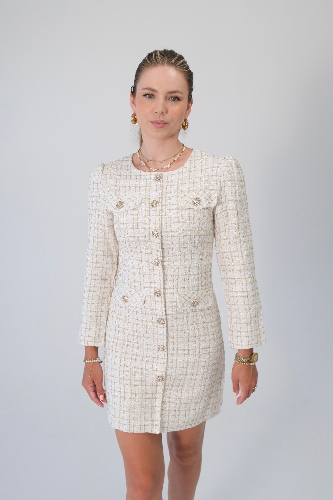 Kleid aus Tweed mit goldenen Knöpfen Langarm